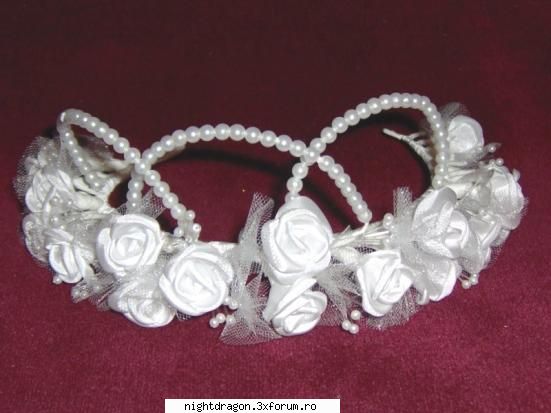 Accesorii mirese - coronita cu flori si perle - Moda Femei