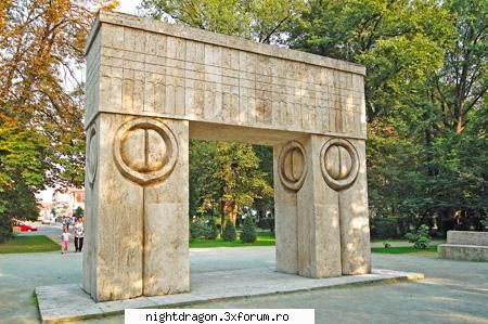 Constantin Brancusi - Poarta Sarutului - Sculptura