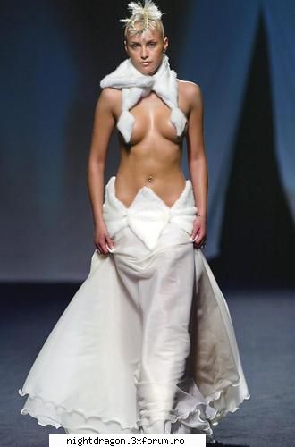 dupa cum spune si titlul aici discutiile vor fi la moda feminina ,tendinte etc. discutii la moda