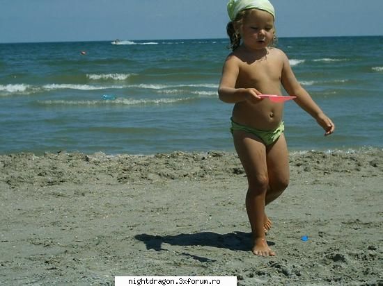 scurta la deget de la vrea sa le vada pe toate sunt pe 99poze ro mamaia 2006